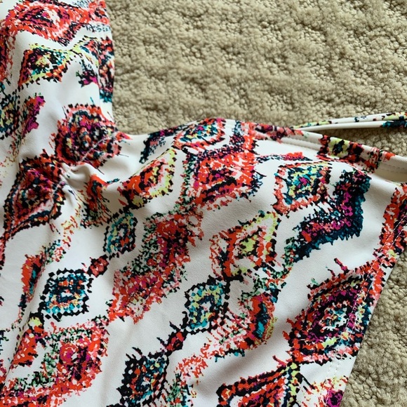 One piece bathing suit with side cut outs - Picture 3 of 5